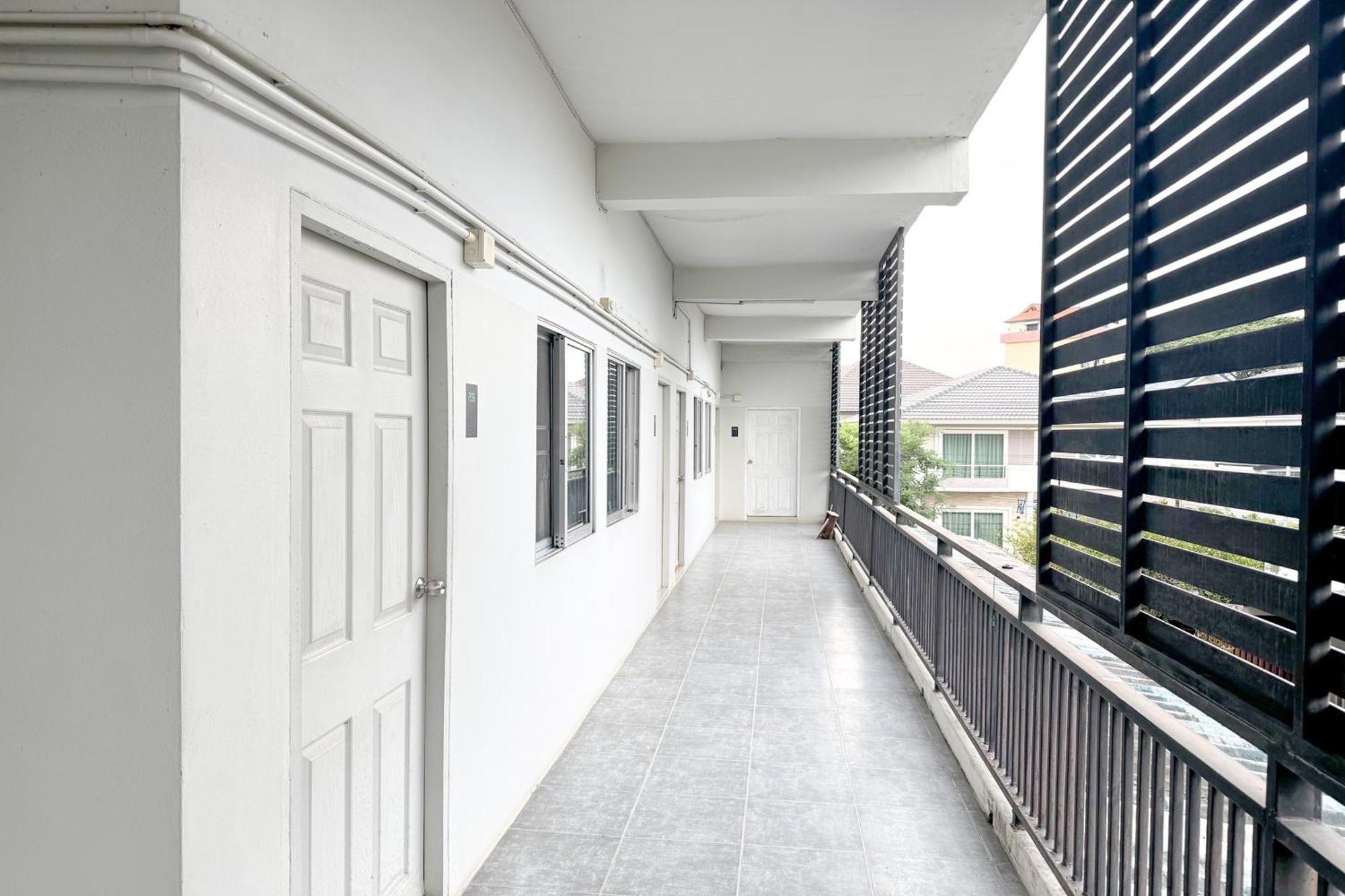 Tf Apartment Chiang Mai Esterno foto